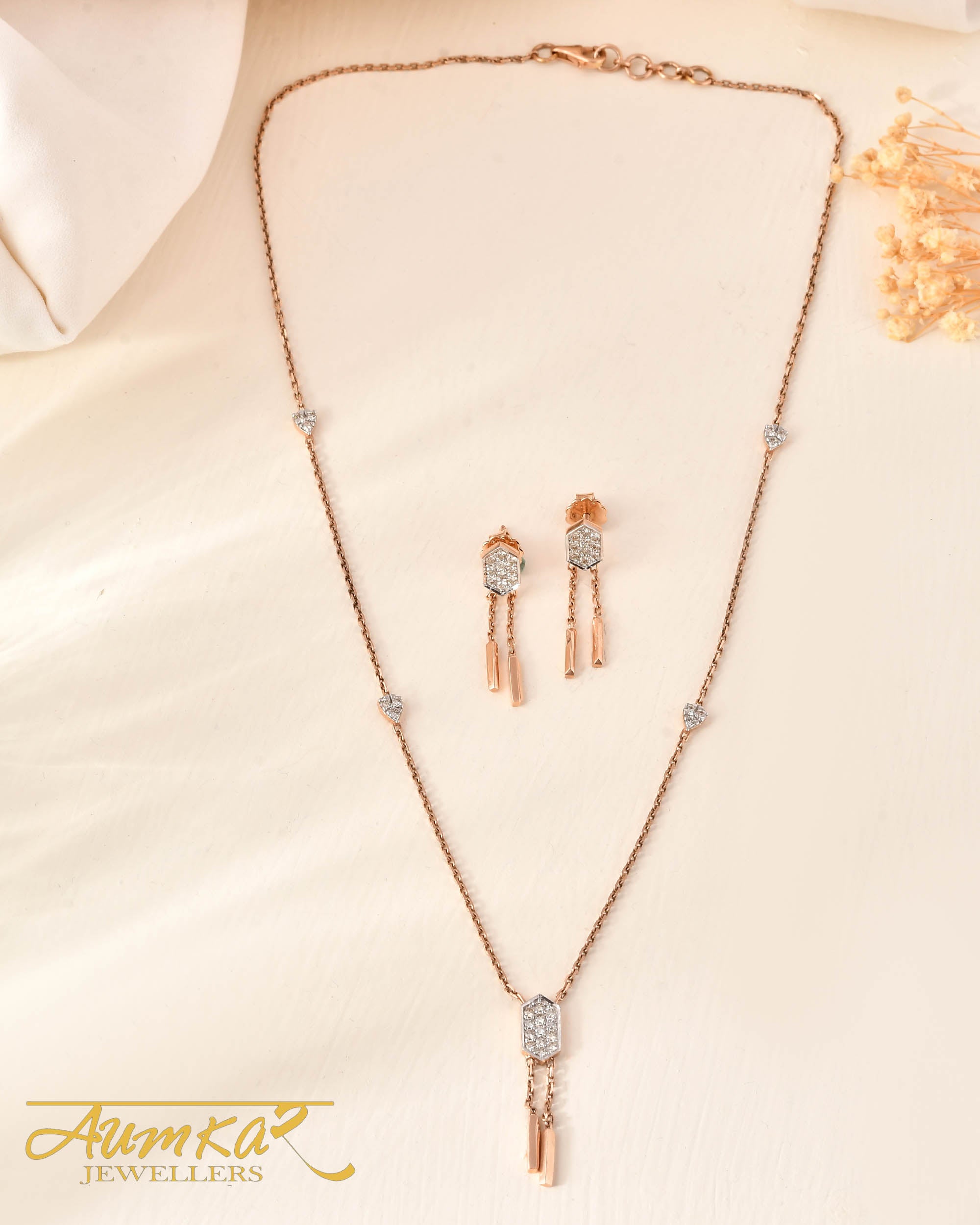 Subtle Luxury: Lightweight Diamond Necklace For Your Everyday Glam