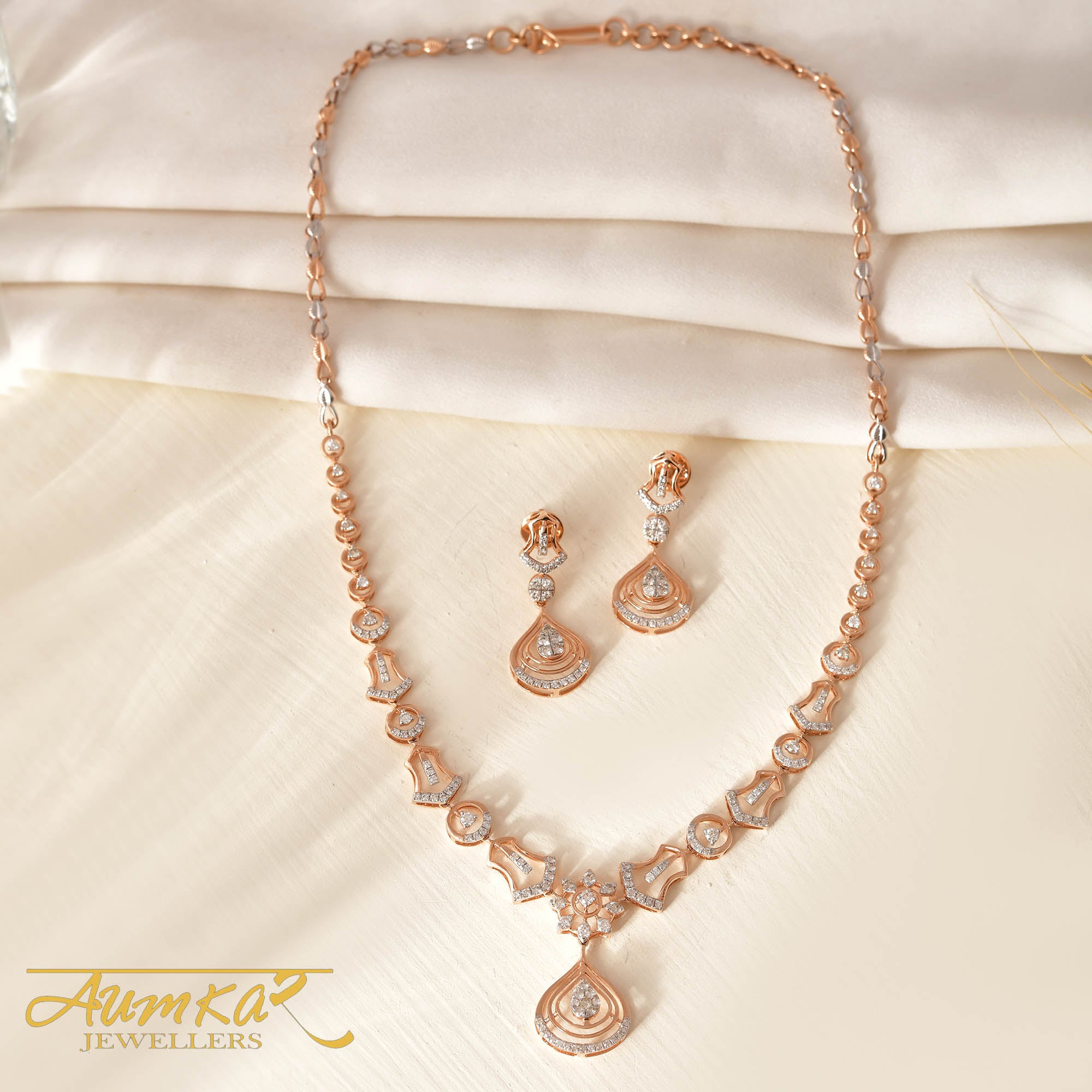Featherlight Luxury: Exquisite Designer Diamond Necklace For Daily Glam
